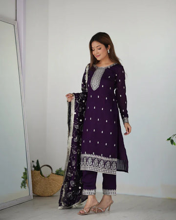 PURPLE COLOR PREMIUM QUALITY SUIT SET DT -273